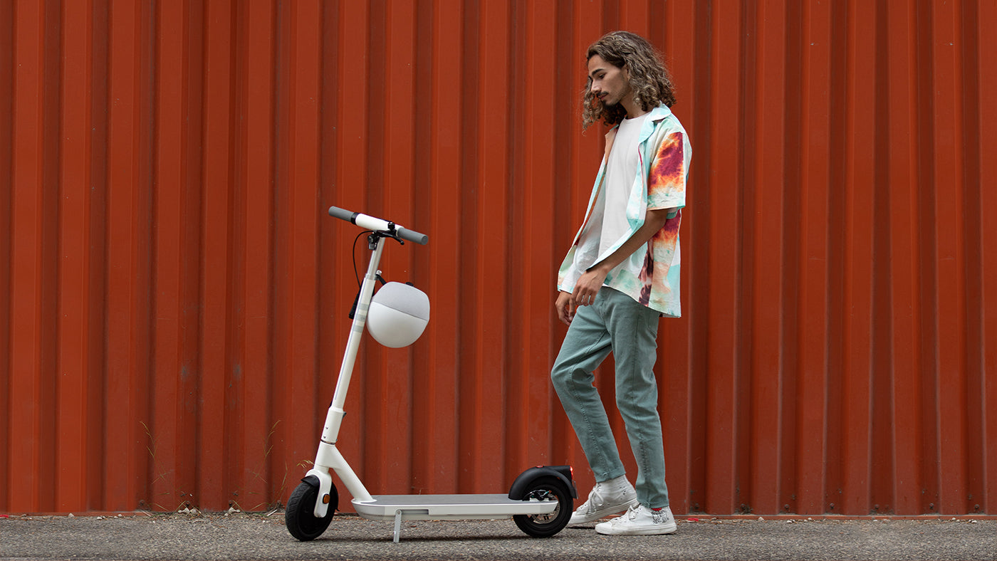 OKAI ES10 Neon Lite jazda